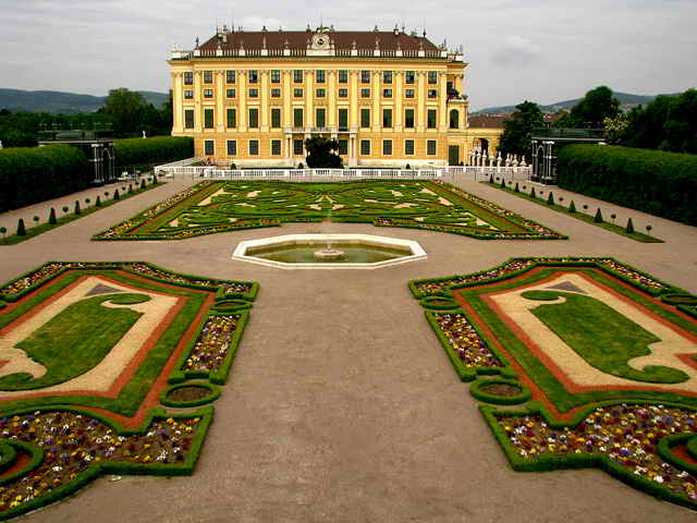 Парк дворца Schonbrunn